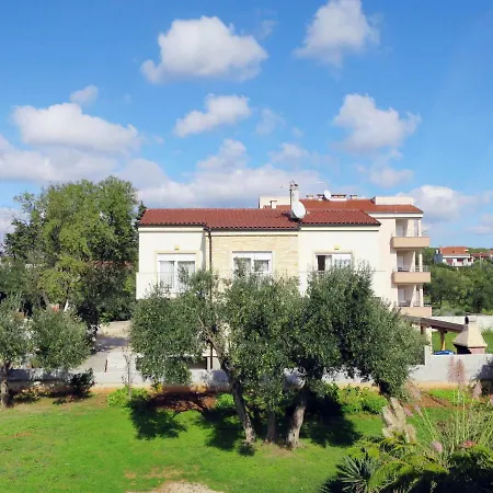 Apartamento Haus Pobi Sveti Filip i Jakov